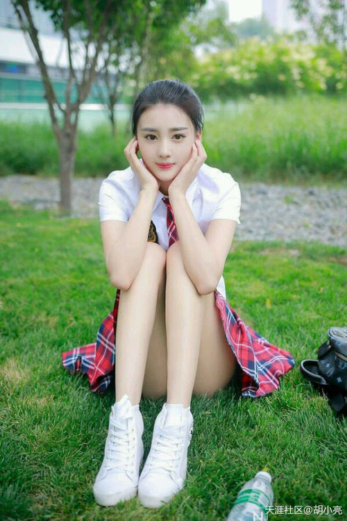 德甲青训营吸引大量年轻才俊加盟,德甲青训体系