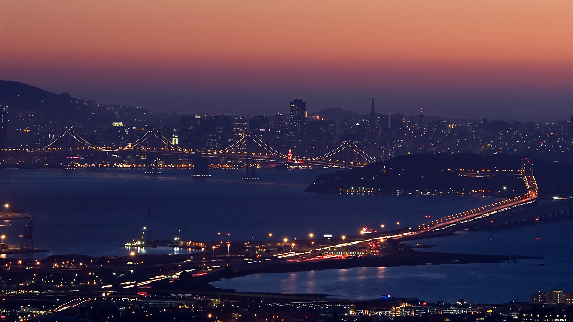 主队球员在比赛中发挥出色,拿下胜利,球队愿意主场作战