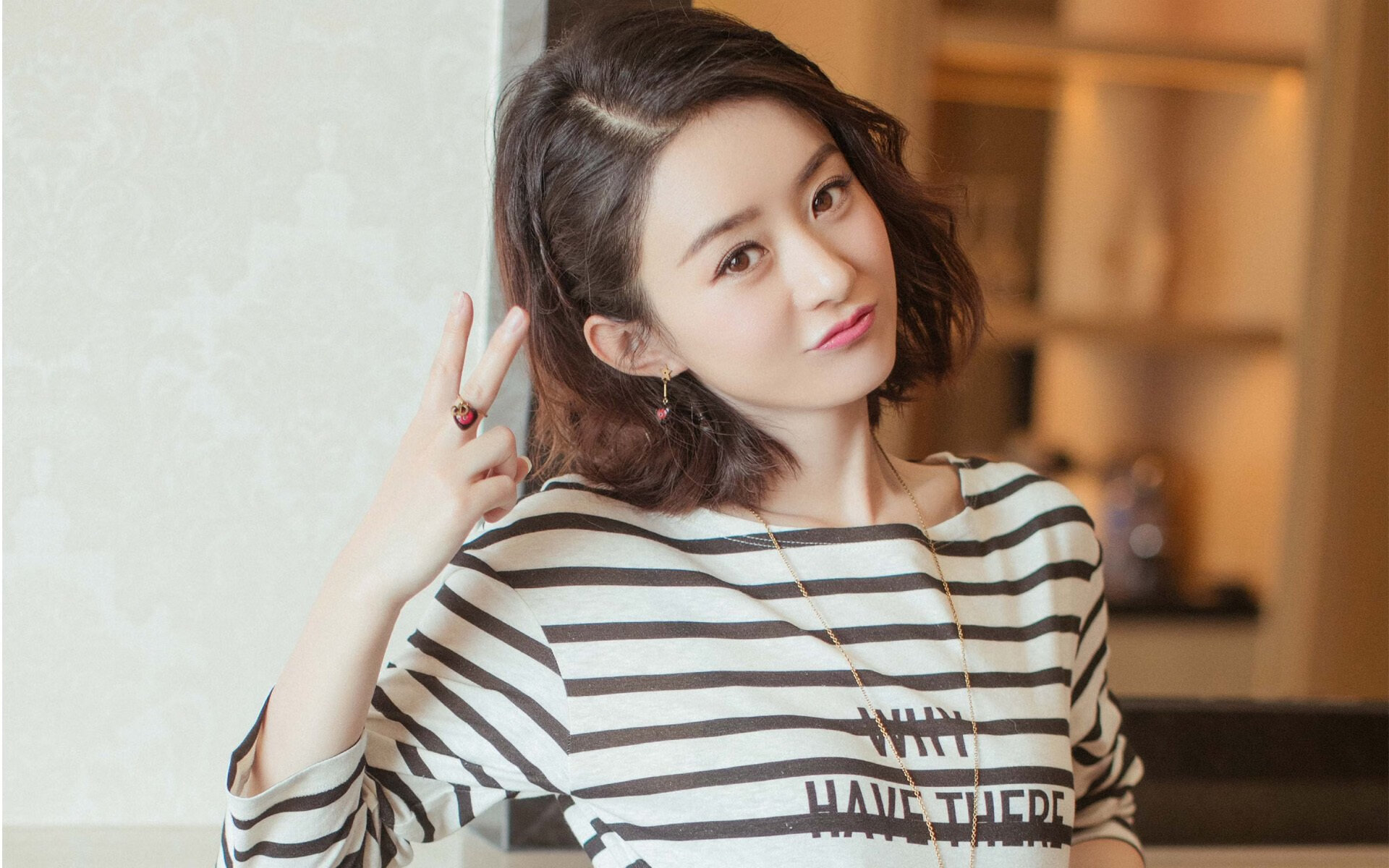 九游jiuyou-勇士热火大战，双方实力对决展现顶级篮球风采，勇士热火比赛直播