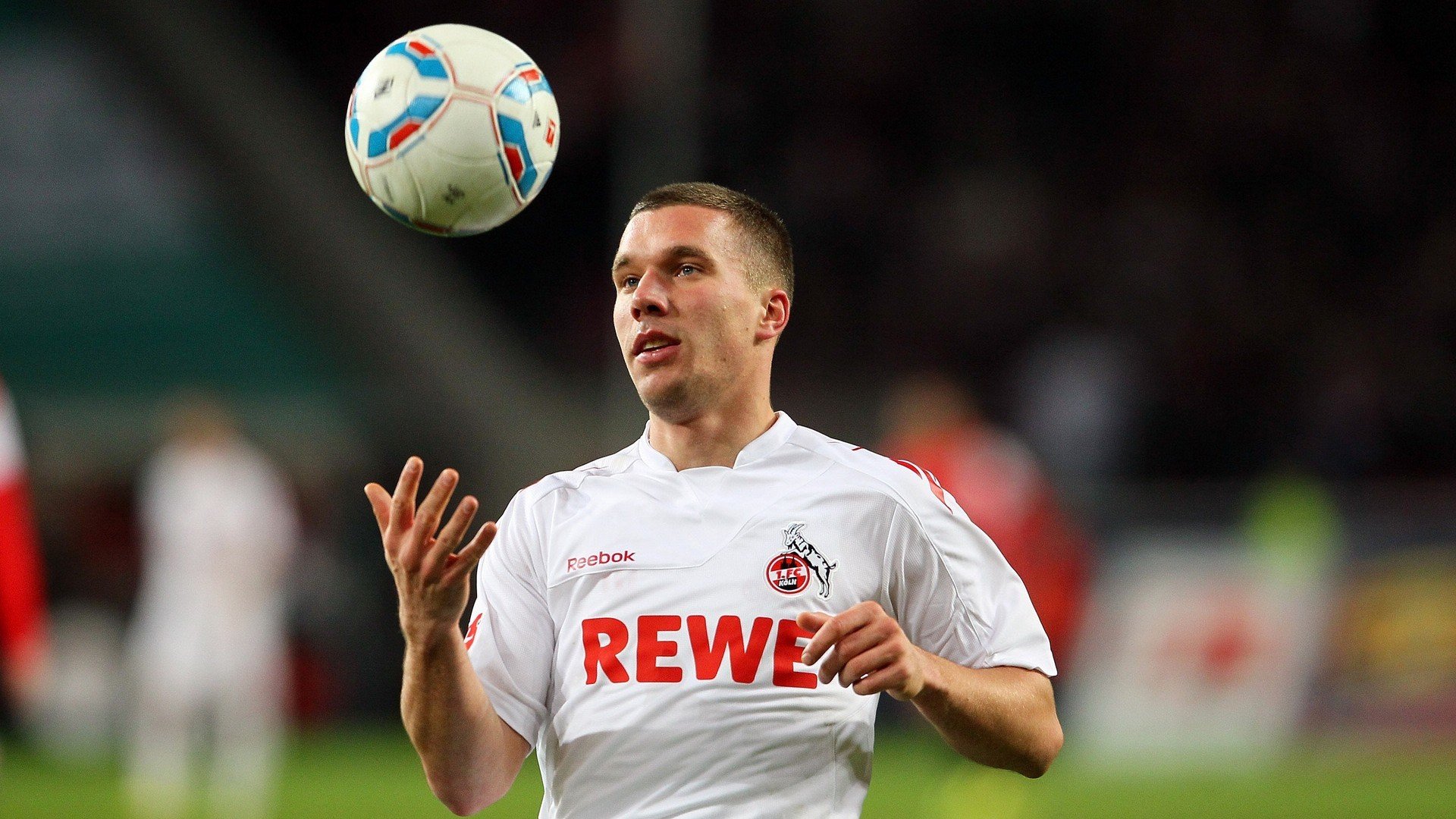 德甲替补席即战力提升机制与管理策略,德甲晋级